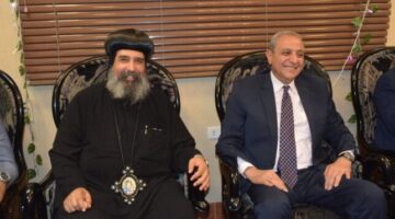 محافظ الغربية يُهنئ الأقباط بعيد القيامة المجيد في المحلة وسمنود ويوزع هدايا الرئيس على الأطفال