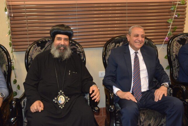محافظ الغربية يُهنئ الأقباط بعيد القيامة المجيد في المحلة وسمنود ويوزع هدايا الرئيس على الأطفال محافظ الغربية يُهنئ الأقباط بعيد القيامة المجيد في المحلة وسمنود ويوزع هدايا الرئيس على الأطفال
