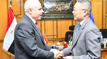 رئيس جامعة القناة يستقبل القنصل العام للصين الشعبية لتعزيز التعاون المشترك