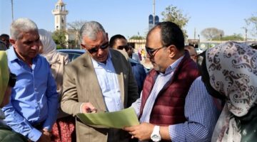 محافظ الإسماعيلية: إعادة تخطيط المسطحات الخضراء وتنظيم العشوائيات بالمحافظة