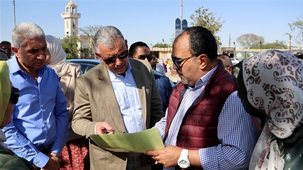 محافظ الإسماعيلية: إعادة تخطيط المسطحات الخضراء وتنظيم العشوائيات بالمحافظة محافظ الإسماعيلية: إعادة تخطيط المسطحات الخضراء وتنظيم العشوائيات بالمحافظة