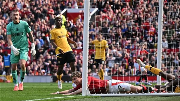 مانشستر يونايتد يسقط أمام ولفرهامبتون بالدوري الإنجليزي مانشستر يونايتد يسقط أمام ولفرهامبتون بالدوري الإنجليزي