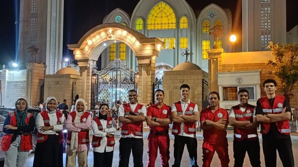 الهلال الأحمر المصري يشارك في تأمين احتفالات عيد القيامة بـ 50 كنيسة الهلال الأحمر المصري يشارك في تأمين احتفالات عيد القيامة بـ 50 كنيسة