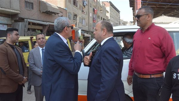 محافظ الغربيه يتابع التزام السائقين بالتعريفة الجديدة بسمنود محافظ الغربيه يتابع التزام السائقين بالتعريفة الجديدة بسمنود