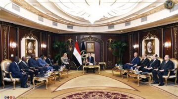 وزير الداخلية يستقبل المفتش العام لشرطة أوغندا لبحث التعاون المشترك
