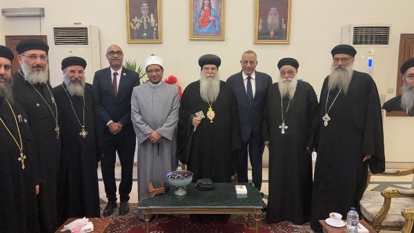 نسيج واحد لا يعرف التفرقة.. “الجبهة الوطنية بالجيزة” يقدم التهنئة لأقباط بمصر بمناسبة عيد القيامة | صور نسيج واحد لا يعرف التفرقة.. “الجبهة الوطنية بالجيزة” يقدم التهنئة لأقباط بمصر بمناسبة عيد القيامة | صور