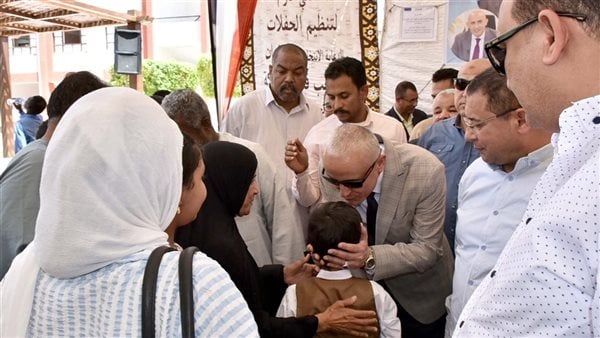 محافظ الأقصر يتفقد المشروعات الخدمية والتنموية بالقرنة: تنمية شاملة ومدارس جديدة وكورنيش حضاري محافظ الأقصر يتفقد المشروعات الخدمية والتنموية بالقرنة: تنمية شاملة ومدارس جديدة وكورنيش حضاري