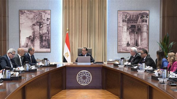 رئيس الوزراء يتابع جهود دعم مدارس "We" في ضوء ما حققته من نجاح رئيس الوزراء يتابع جهود دعم مدارس "We" في ضوء ما حققته من نجاح