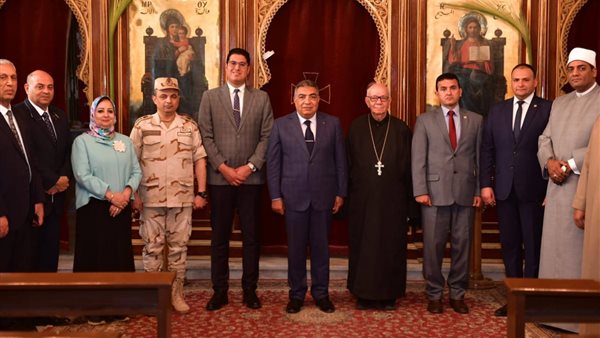 محافظ الدقهلية يقدم التهنئة بعيد القيامة المجيد للأخوة المسيحيين