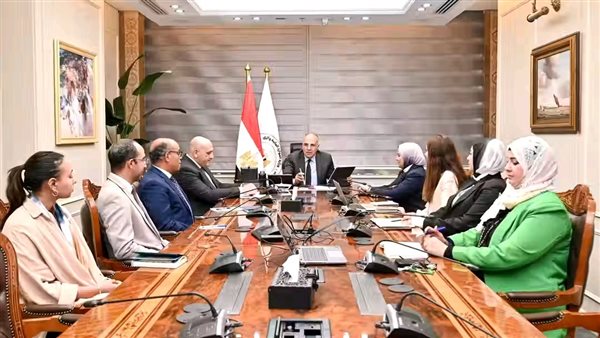 وزير الري: إعداد أفلام وثائقية للتعريف بتاريخ الري بمصر يزيد الوعي المجتمعي وزير الري: إعداد أفلام وثائقية للتعريف بتاريخ الري بمصر يزيد الوعي المجتمعي