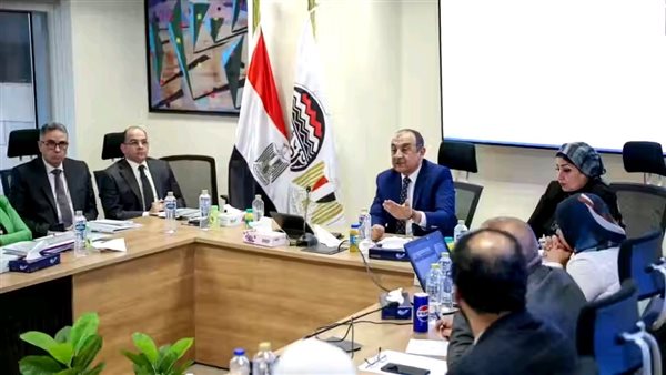 وزير قطاع الأعمال يؤكد أهمية دور شركات القابضة التشييد في دعم التنمية العمرانية وزير قطاع الأعمال يؤكد أهمية دور شركات القابضة التشييد في دعم التنمية العمرانية