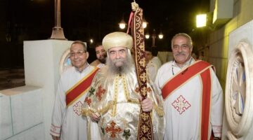 قداس عيد القيامة المجيد من كاتدرائية رئيس الملائكة ميخائيل بأسيوط