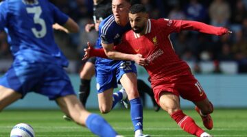 ليفربول يقترب من التتويج بلقب الدوري الإنجليزي بعد فوزه على ليستر سيتي