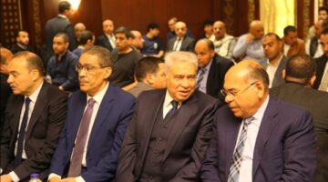 محافظ المنيا الأسبق يقدم واجب العزاء في وفاة اللواء أحمد حلمي عزب