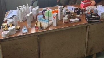 انتحلت صفة طبيبة.. ضبط مركز تجميل غير مرخص تديره «طالبة» في المنيا