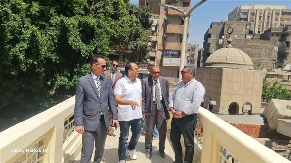 صور.. السكرتير المساعد يتفقد أعمال رفع كفاءة وصيانة كوبري المشاة بمزلقان الجيزة صور.. السكرتير المساعد يتفقد أعمال رفع كفاءة وصيانة كوبري المشاة بمزلقان الجيزة