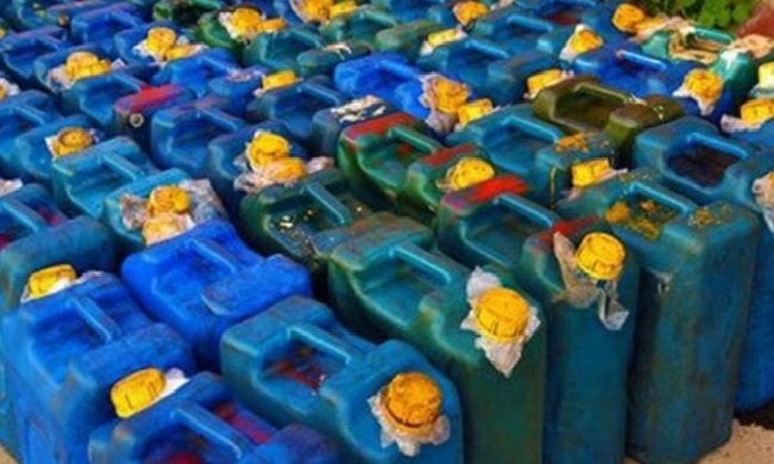 ضبط 4محطات وقود لتهريبهم 93ألف لتر سولار وبنزين للسوق السوداء بالبحيرة ضبط 4محطات وقود لتهريبهم 93ألف لتر سولار وبنزين للسوق السوداء بالبحيرة