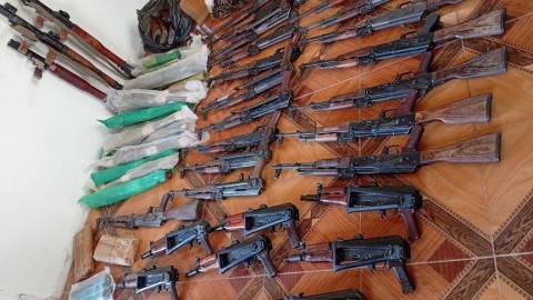 سوريا.. ضبط شاحنة محملة بأسلحة في درعا معدة للتهريب من دمشق للسويداء سوريا.. ضبط شاحنة محملة بأسلحة في درعا معدة للتهريب من دمشق للسويداء