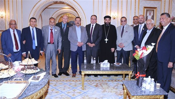 كاتدرائية مار مرقس للأقباط الأرثوذكس بالكويت تقيم قداس عيد القيامة المجيد بحضور كبير من الدبلوماسيين وأبناء الجالية كاتدرائية مار مرقس للأقباط الأرثوذكس بالكويت تقيم قداس عيد القيامة المجيد بحضور كبير من الدبلوماسيين وأبناء الجالية