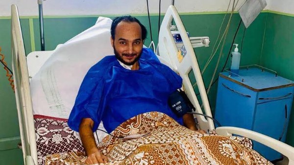 كسب تعاطف الملايين.. الظهور الأول لـ محمد فياض داخل العناية المركزة كسب تعاطف الملايين.. الظهور الأول لـ محمد فياض داخل العناية المركزة