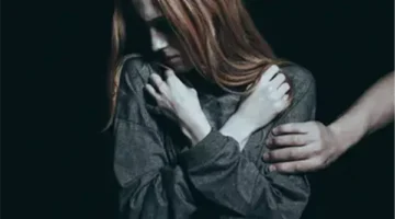 استدرجها لطابق خالٍ.. عرض الطالبة ضحية اعتداء والد زميلتها بالوراق على الطب الشرعي