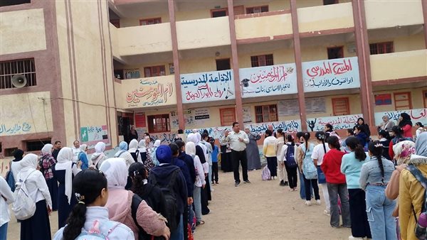 مدير مدرسة: مصر بحاجة ملحة للوحدة الوطنية أكثر من أي وقت مضى مدير مدرسة: مصر بحاجة ملحة للوحدة الوطنية أكثر من أي وقت مضى