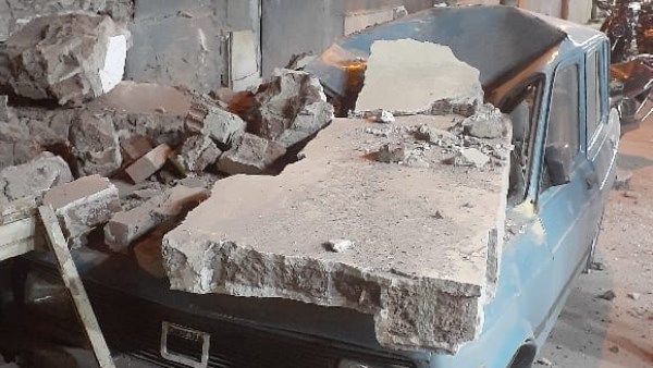 مكون من طابقين وصادر له قرار ترميم..تفاصيل انهيار عقار الزقازيق وتهشم 4 سيارات مكون من طابقين وصادر له قرار ترميم..تفاصيل انهيار عقار الزقازيق وتهشم 4 سيارات