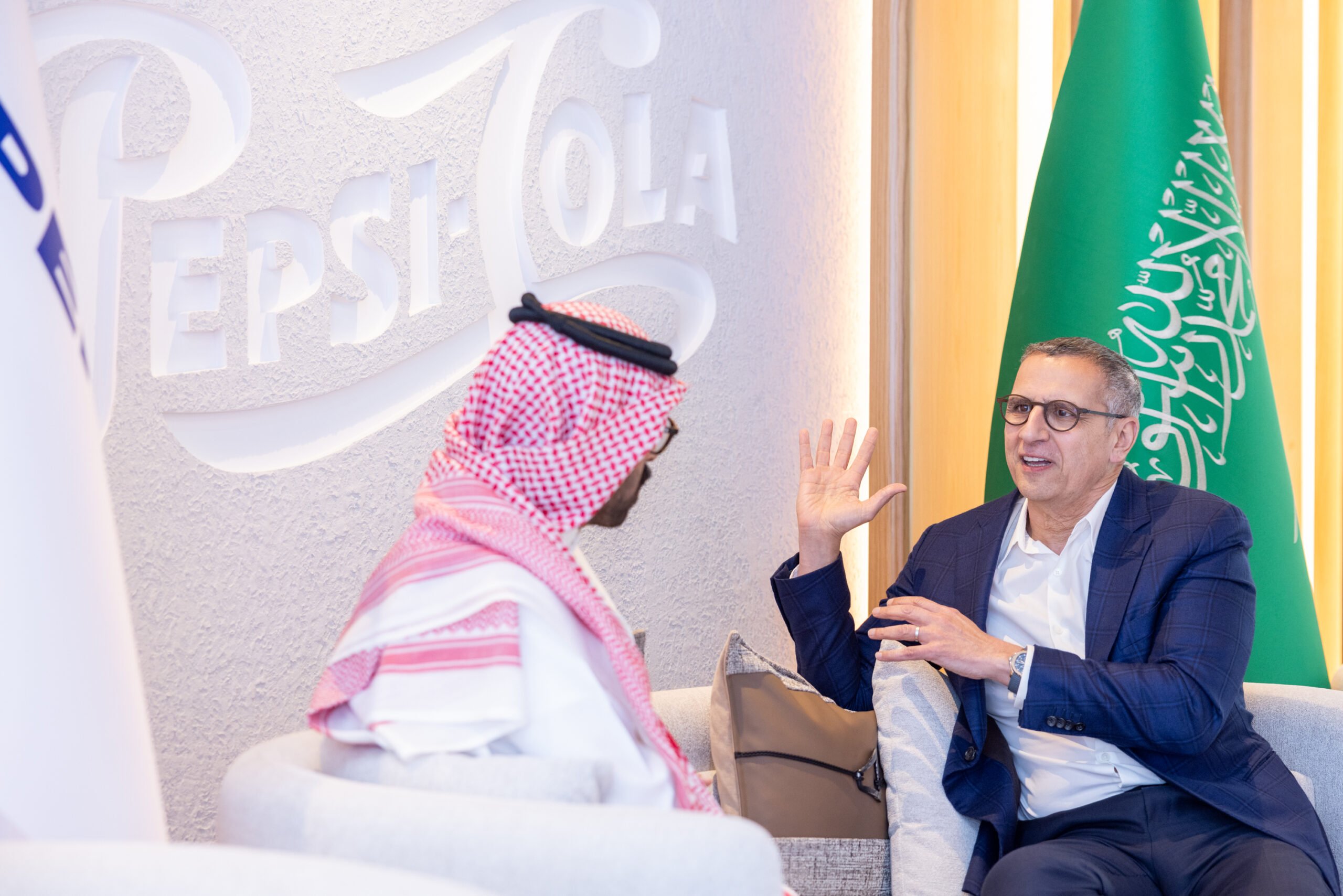 (مال) تحاور “بيبسيكو” بالتزامن مع افتتاح مقرها الاقليمي في الرياض: 2.4 مليار دولار حجم استثماراتنا في السعودية (مال) تحاور “بيبسيكو” بالتزامن مع افتتاح مقرها الاقليمي في الرياض: 2.4 مليار دولار حجم استثماراتنا في السعودية