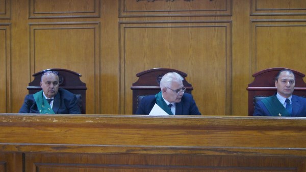 3 متهمين على حبل المشنقة.. أنهوا حياة مواطن لرفضه دفع أموال لهم 3 متهمين على حبل المشنقة.. أنهوا حياة مواطن لرفضه دفع أموال لهم
