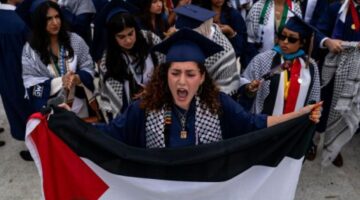 إدارة ترامب تخطط لقطع مليار دولار من تمويل جامعة هارفارد