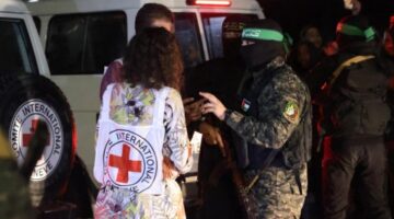 إسرائيل.. 56 بالمئة يريدون اتفاقا يعيد الأسرى مقابل إنهاء إبادة غزة