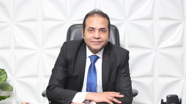 إيهاب سعيد: الضريبة الموحدة خطوة استراتيجية نحو بيئة استثمارية أكثر تنافسية إيهاب سعيد: الضريبة الموحدة خطوة استراتيجية نحو بيئة استثمارية أكثر تنافسية