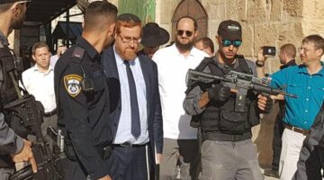 عشرات المستوطنين يقتحمون الأقصى بقيادة المتطرف "يهودا غليك"