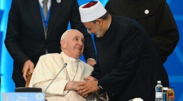 شيخ الأزهر ينعى بابا الكنيسة الكاثوليكية: رمزًا إنسانيًّا من طراز رفيع