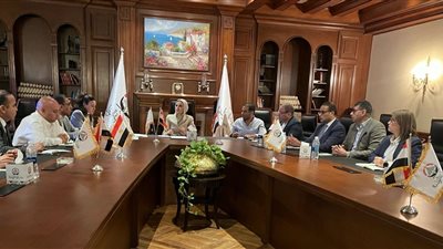 أمانة الاستثمار والشئون الاقتصادية بـ"الجبهة الوطنية" تناقش استراتيجية شاملة لدعم الاقتصاد المصري