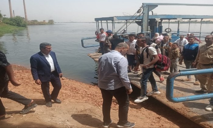 سكرتير مساعد بني سويف يوجه أصحاب المعديات النهرية بوضع سترات نجاه ووسائل أمان للمواطنين سكرتير مساعد بني سويف يوجه أصحاب المعديات النهرية بوضع سترات نجاه ووسائل أمان للمواطنين