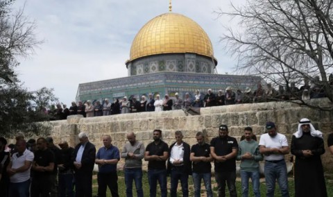 رجال الدين في إسرائيل مشغولون بالحديث عن تفجير المسجد الأقصى وقبة الصخرة وفقهاؤنا يتحدثون عن قضايا الحجاب والميراث.. ماذا يحدث؟ هل باتت الملحمة الكبرى على الأبواب؟ رجال الدين في إسرائيل مشغولون بالحديث عن تفجير المسجد الأقصى وقبة الصخرة وفقهاؤنا يتحدثون عن قضايا الحجاب والميراث.. ماذا يحدث؟ هل باتت الملحمة الكبرى على الأبواب؟