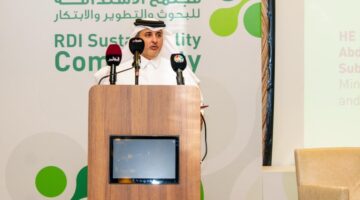 &nbsp;وزير البيئة والتغير المناخي يؤكد أن تعزيز الاستدامة البيئية يمثل أولوية لدولة قطر