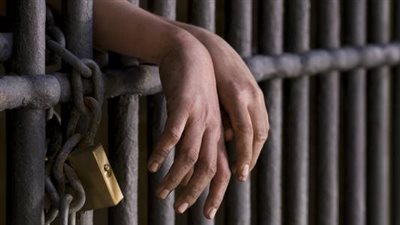 ضبط محاسب حاول تهريب الحشيش داخل عبوات ميكب آب بمطار القاهرة ضبط محاسب حاول تهريب الحشيش داخل عبوات ميكب آب بمطار القاهرة