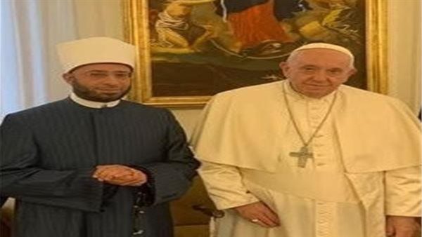 وزير الأوقاف ينعى بابا الفاتيكان رمز الإنسانية والسلام وزير الأوقاف ينعى بابا الفاتيكان رمز الإنسانية والسلام