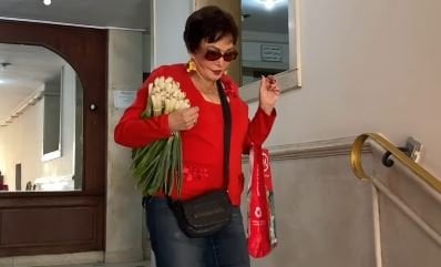 «اليوم يومك يا فسيخ».. لبلبة تحتفل بـ«شم النسيم» على طريقتها (فيديو)