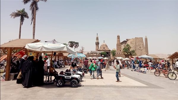 صور| عشرات الأسر تحتفل بشم النسيم بساحة أبو الحجاج بالأقصر صور| عشرات الأسر تحتفل بشم النسيم بساحة أبو الحجاج بالأقصر