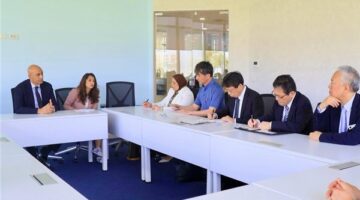 وزير التربية والتعليم يبحث نقل الخبرات اليابانية لإدارة مركز ذوي الاحتياجات الخاصة
