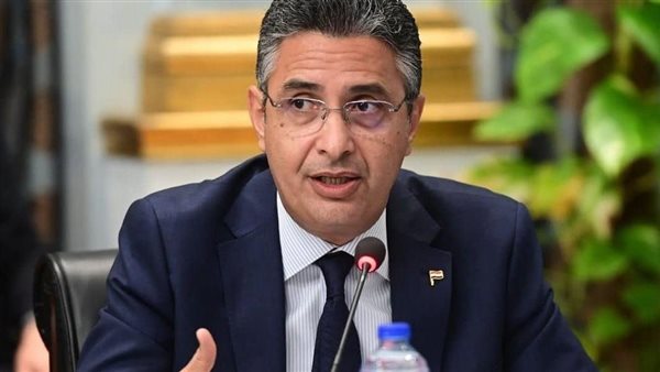 تحرك عاجل من وزير التموين بعد أنباء تداول بنزين مغشوش بمحطات الوقود تحرك عاجل من وزير التموين بعد أنباء تداول بنزين مغشوش بمحطات الوقود