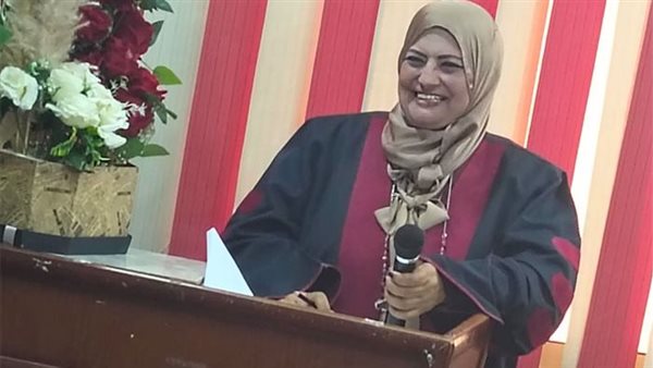 الباحثة سامية إسماعيل تحصل على درجة الماجستير في التربية المقارنة والإدارة التعليمية الباحثة سامية إسماعيل تحصل على درجة الماجستير في التربية المقارنة والإدارة التعليمية
