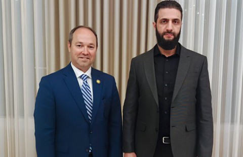 دمشق.. لقاء بين الشرع وعضو الكونغرس الأمريكي مارلين ستوتزمان دمشق.. لقاء بين الشرع وعضو الكونغرس الأمريكي مارلين ستوتزمان