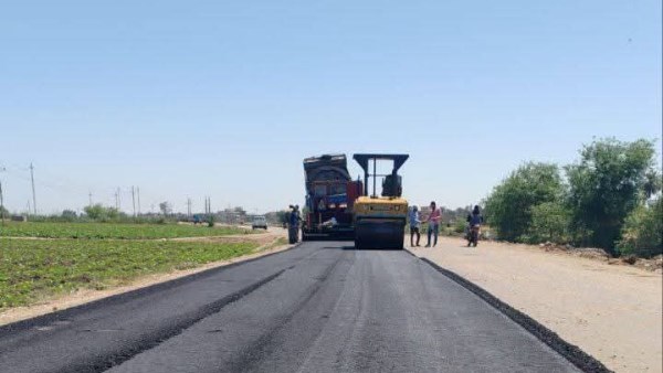 بتكلفة 140 مليون جنيها .. رصف طريق الشوابكة بمركز الحسينية بتكلفة 140 مليون جنيها .. رصف طريق الشوابكة بمركز الحسينية