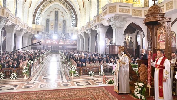 عيد القيامة المجيد.. صلوات مقدسة وسط أجواء روحانية.. والبابا تواضروس يشكر الرئيس السيسي عيد القيامة المجيد.. صلوات مقدسة وسط أجواء روحانية.. والبابا تواضروس يشكر الرئيس السيسي