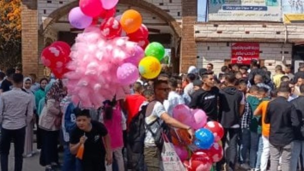 الإسكندرية: 70 ألف مواطن شاركوا في احتفالات أعياد الربيع بمراكز الشباب والهيئات الرياضية الإسكندرية: 70 ألف مواطن شاركوا في احتفالات أعياد الربيع بمراكز الشباب والهيئات الرياضية