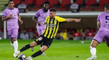 اتحاد جدة يفوز على الاتفاق بثلاثية فى الدورى السعودى